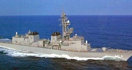 日本护卫舰航行的图片