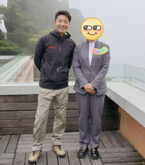 撒贝宁与家人合影