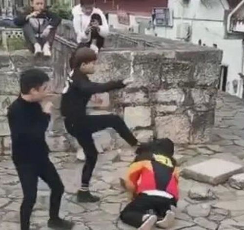 网友争论的画面