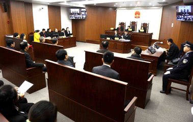 震惊！老人强奸未成年未被收监，背后真相令人深思