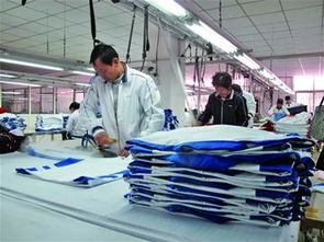 校服生产车间内部景象