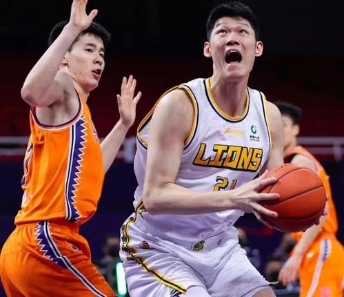 胡金秋脸部受伤流血，背后的故事令人揪心！