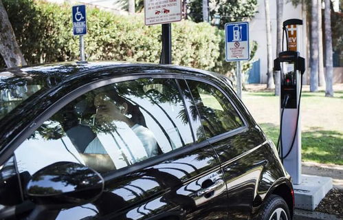 美国街头电动汽车充电桩