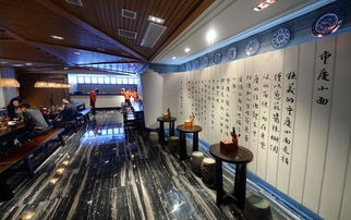 面馆内部整洁舒适的用餐环境