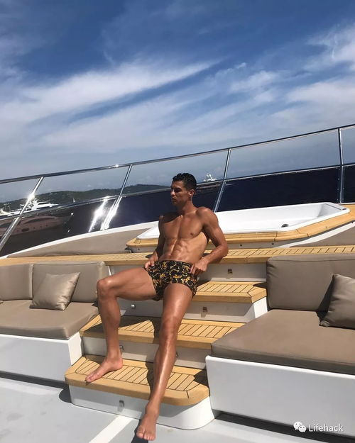 C罗向乔治娜求婚，她欣然答应！九年爱情终修成正果