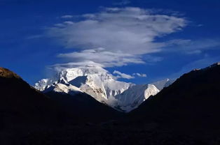 登山者留下的足迹