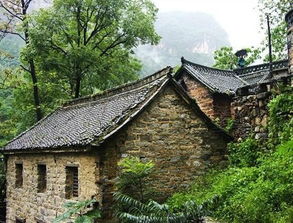 台风‘杨柳’横扫福建：风力发电机组受损，车辆遭殃