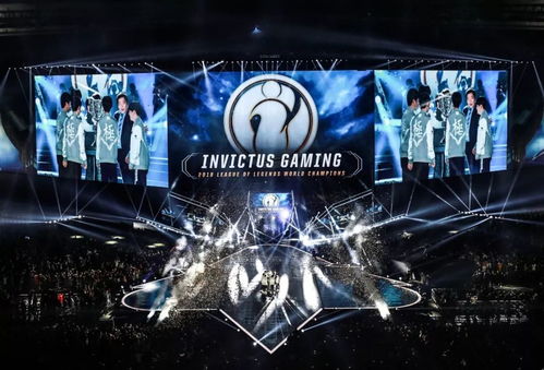 AL战队成员们拥抱庆祝胜利