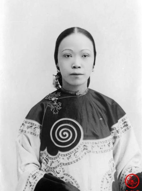 网红‘多肉饱饱’：自导自演的诈骗大戏