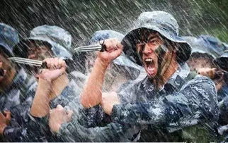 #北京暴雨倾城# 百度热搜下的城市之殇