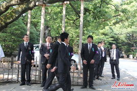 日本政客靖国神社‘拜鬼’，国际社会应如何看待？