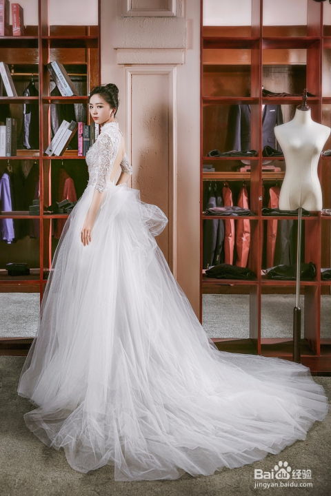 穿着婚纱的女孩