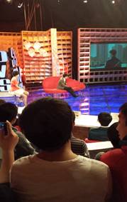 男子参加节目录制