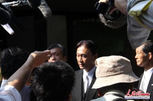 民众抗议日本政客参拜靖国神社场景