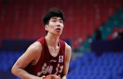 余嘉豪在中韩之战中的卓越表现：苏群盛赞其立下首功！