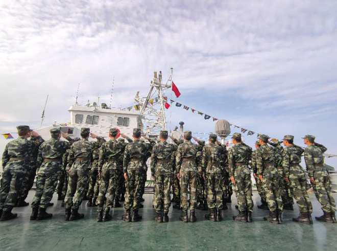 海警人员坚守岗位