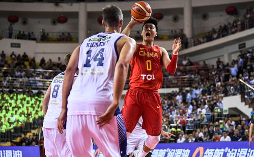 赵睿在比赛中拼搏