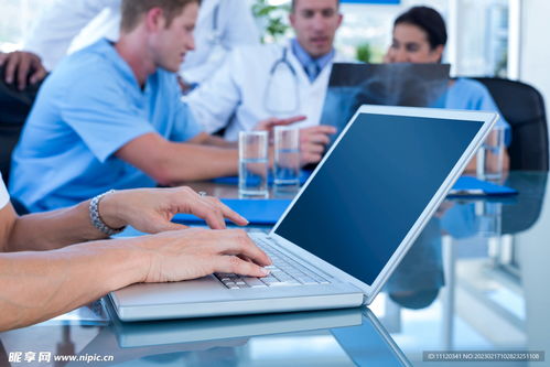 医生们忙碌工作