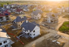 四川一啤酒节现场桁架倒塌惨剧！2死3伤背后真相大揭秘