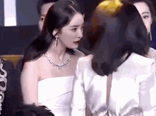 杨幂姚晨隔空喊话截图