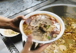 续面事件：7人消费140.58元引争议