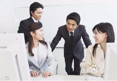 唇语专家揭秘：特朗普与普京寒暄背后的那些事儿