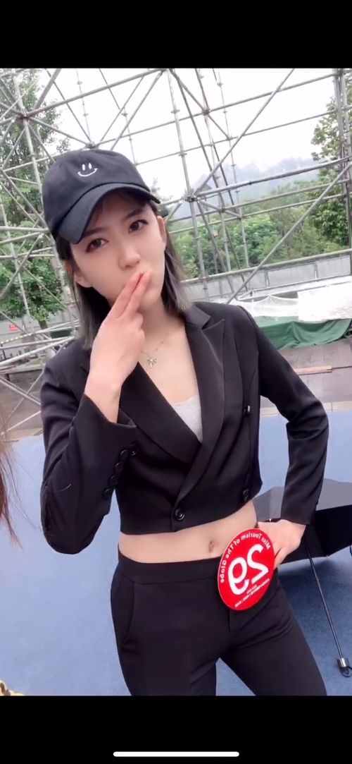 素人女生紧张彩排