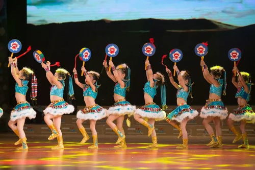 金智源在舞台表演的精彩瞬间