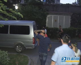 震惊！醉酒男凌晨街头暴打出租车司机，武汉警方已介入调查