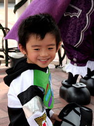 张柏芝抱着孩子