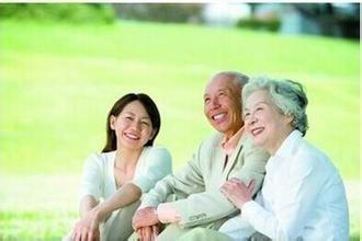 牛增青照顾家人