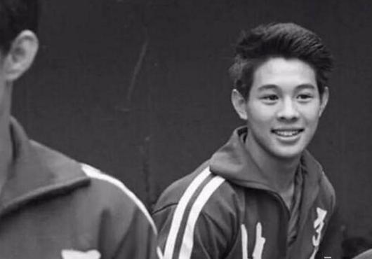 李连杰年轻时练武