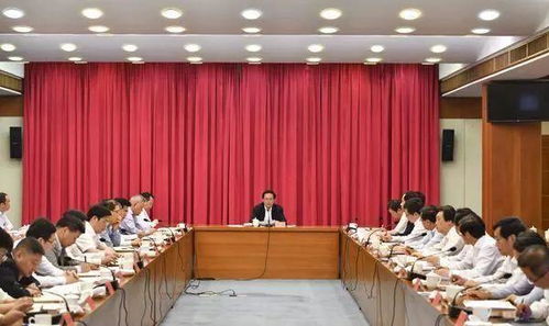 特朗普普京会议后台有说有笑，背后有何玄机？