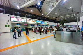 浦东机场繁忙的景象