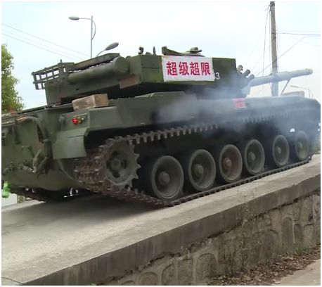 九三阅兵演练现场直击：国产主战装备震撼亮相