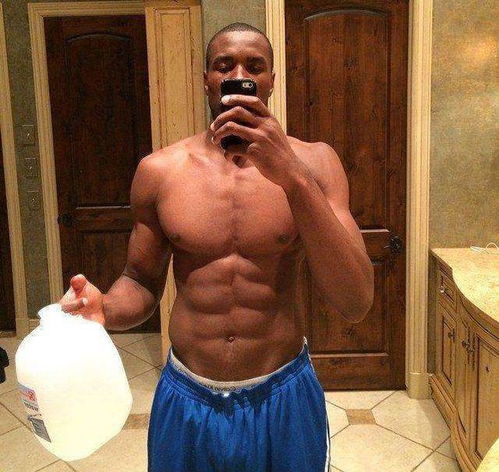 张微笑露腹肌瞬间