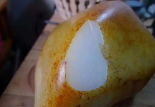 央视揭露直播间和田玉销售骗局，消费者需警惕！