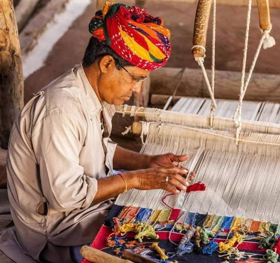 印度纺织工人劳作画面