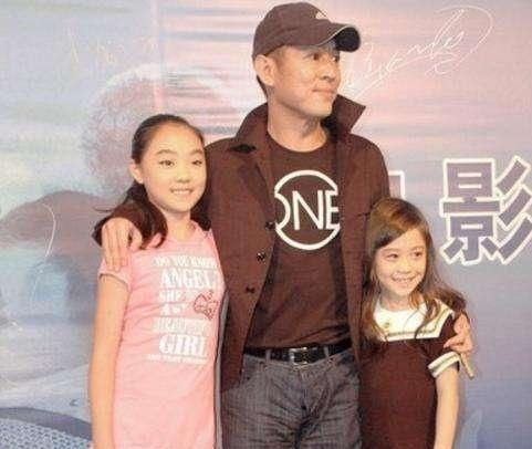 李连杰和女儿合照