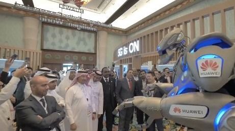 机器人运动会：那些令人捧腹的‘意外’时刻