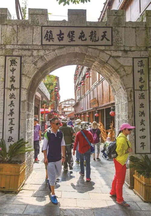 香港街头到处是游客的身影