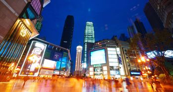 各地暑期消费活力满满 多元业态融合成亮点