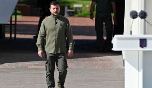 泽连斯基穿西装夹克去白宫，背后隐藏着哪些玄机？