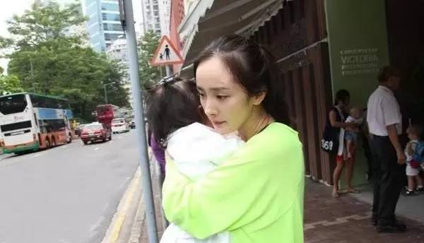 杨幂和刘恺威一家三口