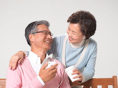 老人讲述被咬经历的场景