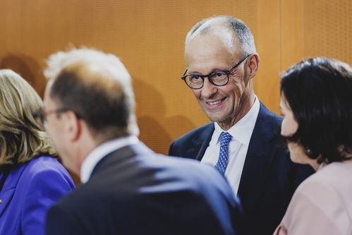 德国总理默茨欲‘上桌’ 特朗普强硬回应