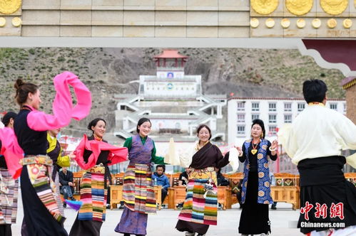 西藏人民的幸福生活场景