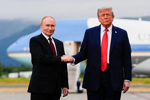 特朗普中断多边会晤致电普京，背后有何深意？