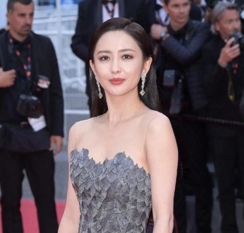 汪小姐红毯上的优雅造型