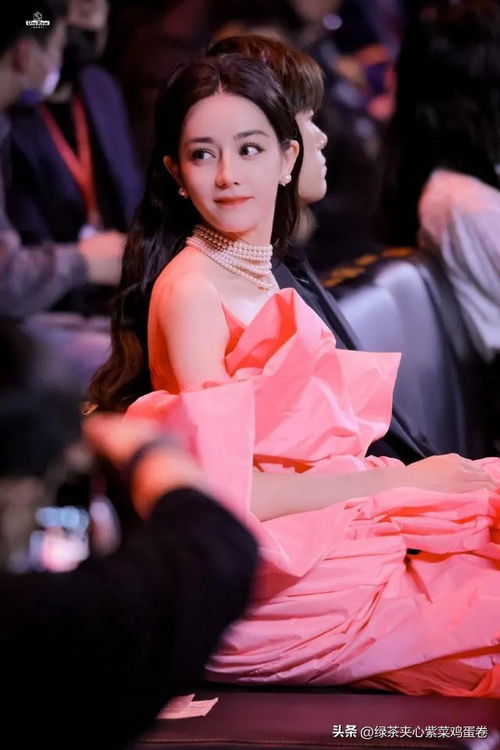 迪丽热巴605天未走红毯，微博之夜祝绪丹却成焦点